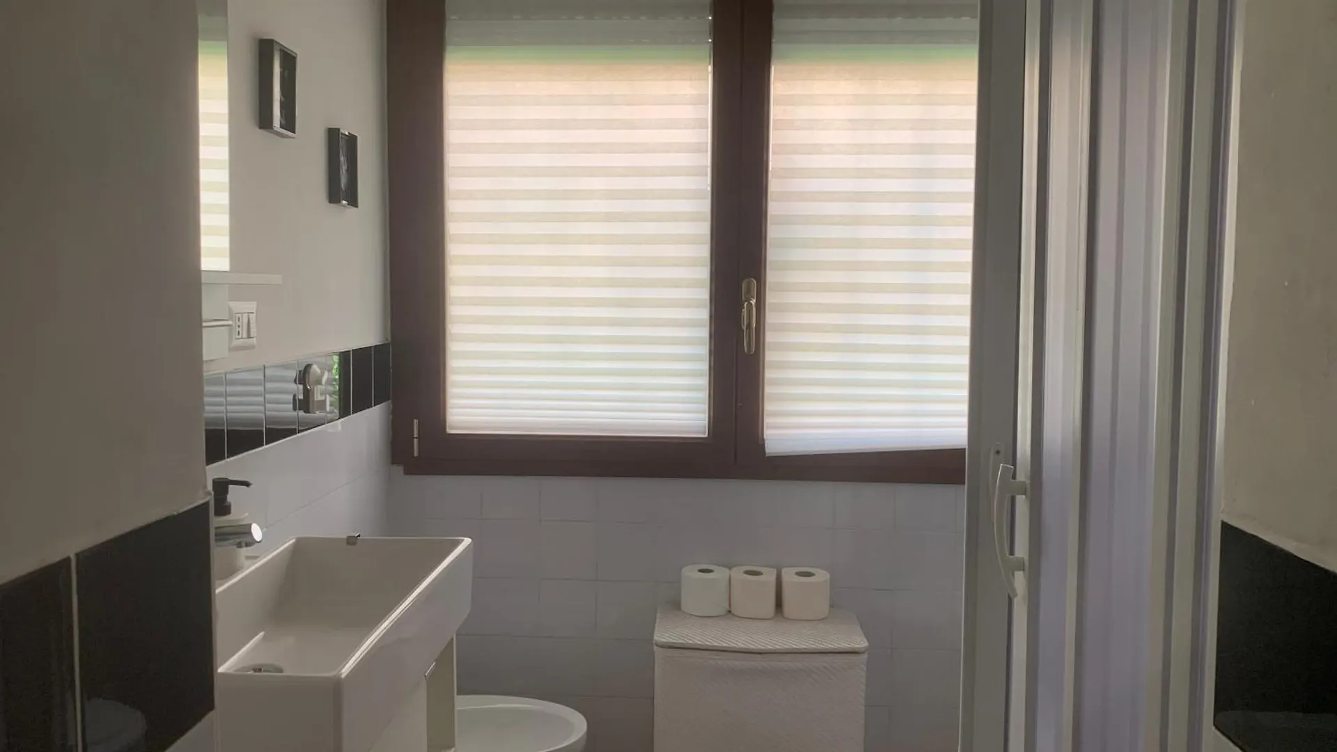 Cozy Piramide Rooms Rome